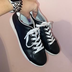 Black Ellen DeGeneres shoes